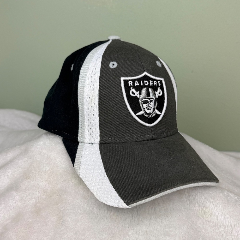 Reebok NFL Equipment Oakland Raiders Hat Black White Stretch Fit Cap‎ OSFA